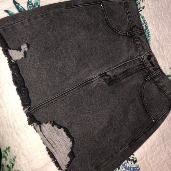 NEVER WORN WITH TAGS black denim ripped skirt - Picture 1 of 5